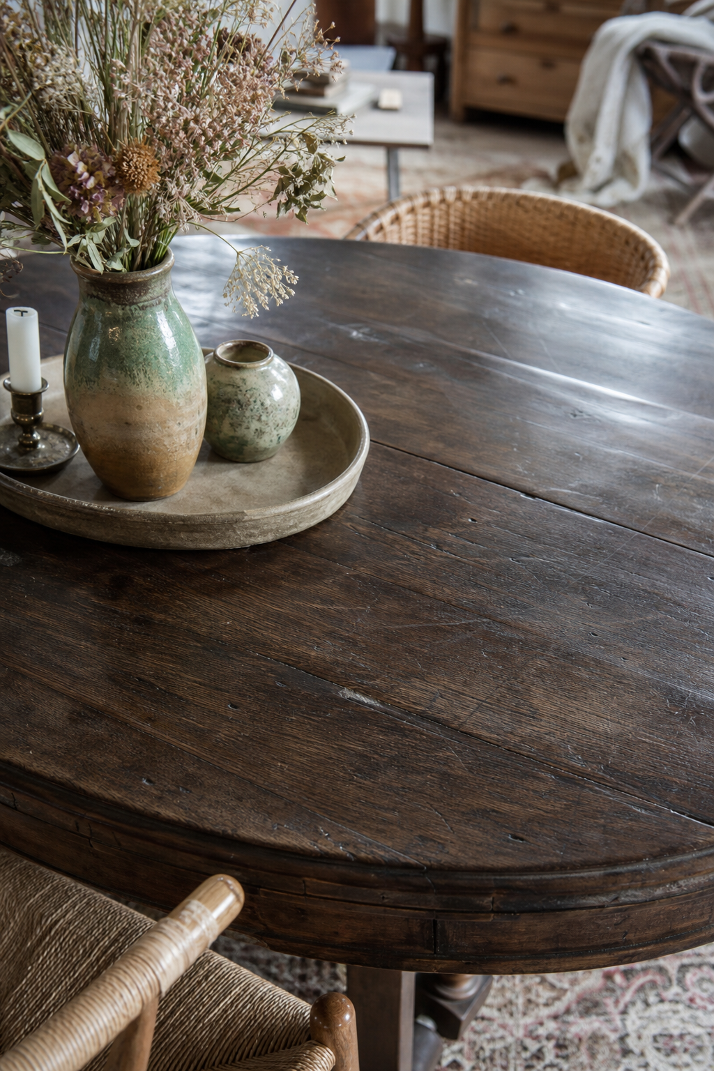 Boho vintage esszimmer dunkler rundtisch