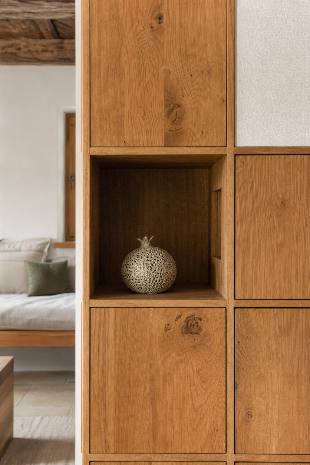 modulare holzquader wand mit fächern